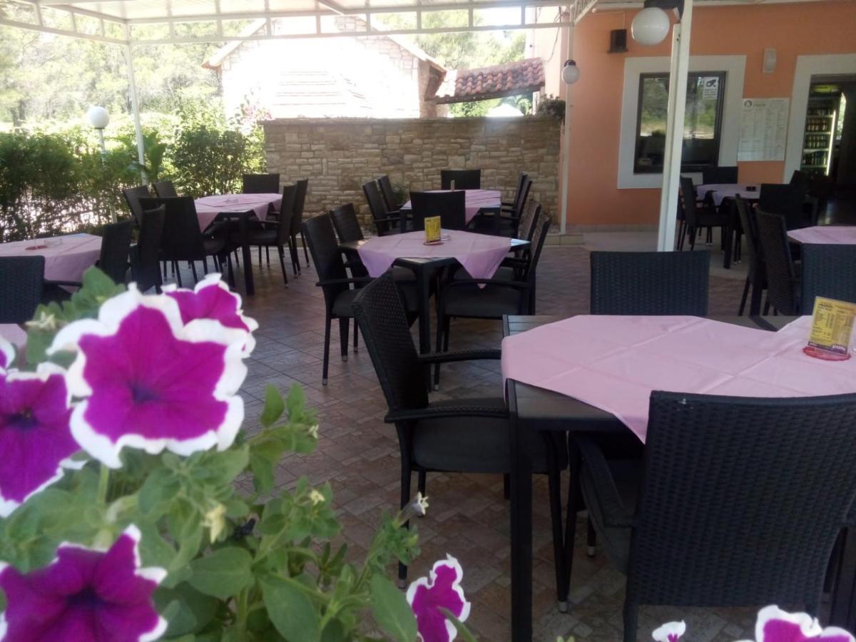 Pansion Restoran Marin Hotel Posedarje Bagian luar foto